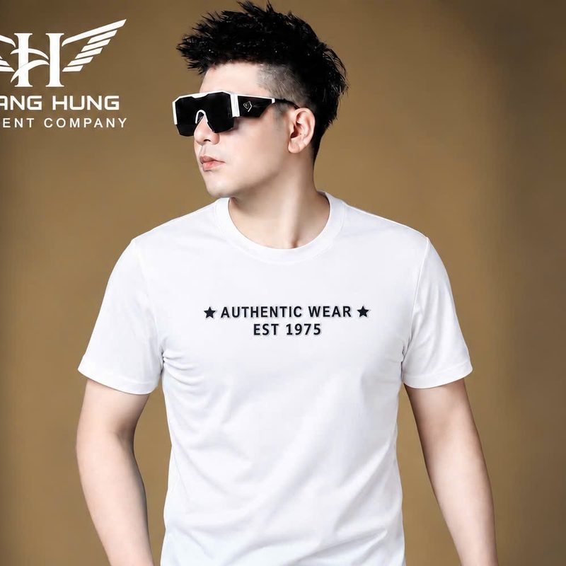 Áo cổ tròn in nổi chữ ngực ngôi sao – trắng sỉ tại xưởng Hoàng Hưng