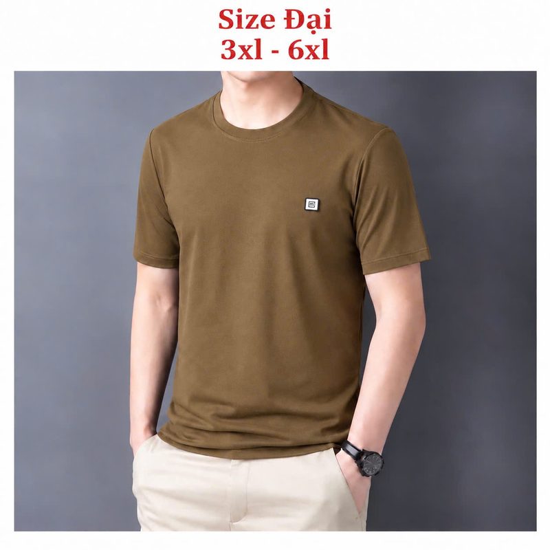 Áo cổ tròn size đại gắn tem logo vuông ngực trái – nâu sỉ tại xưởng Hoàng Hưng