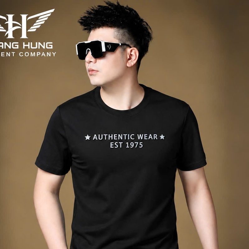 Áo cổ tròn in nổi chữ ngực ngôi sao – đen sỉ tại xưởng Hoàng Hưng